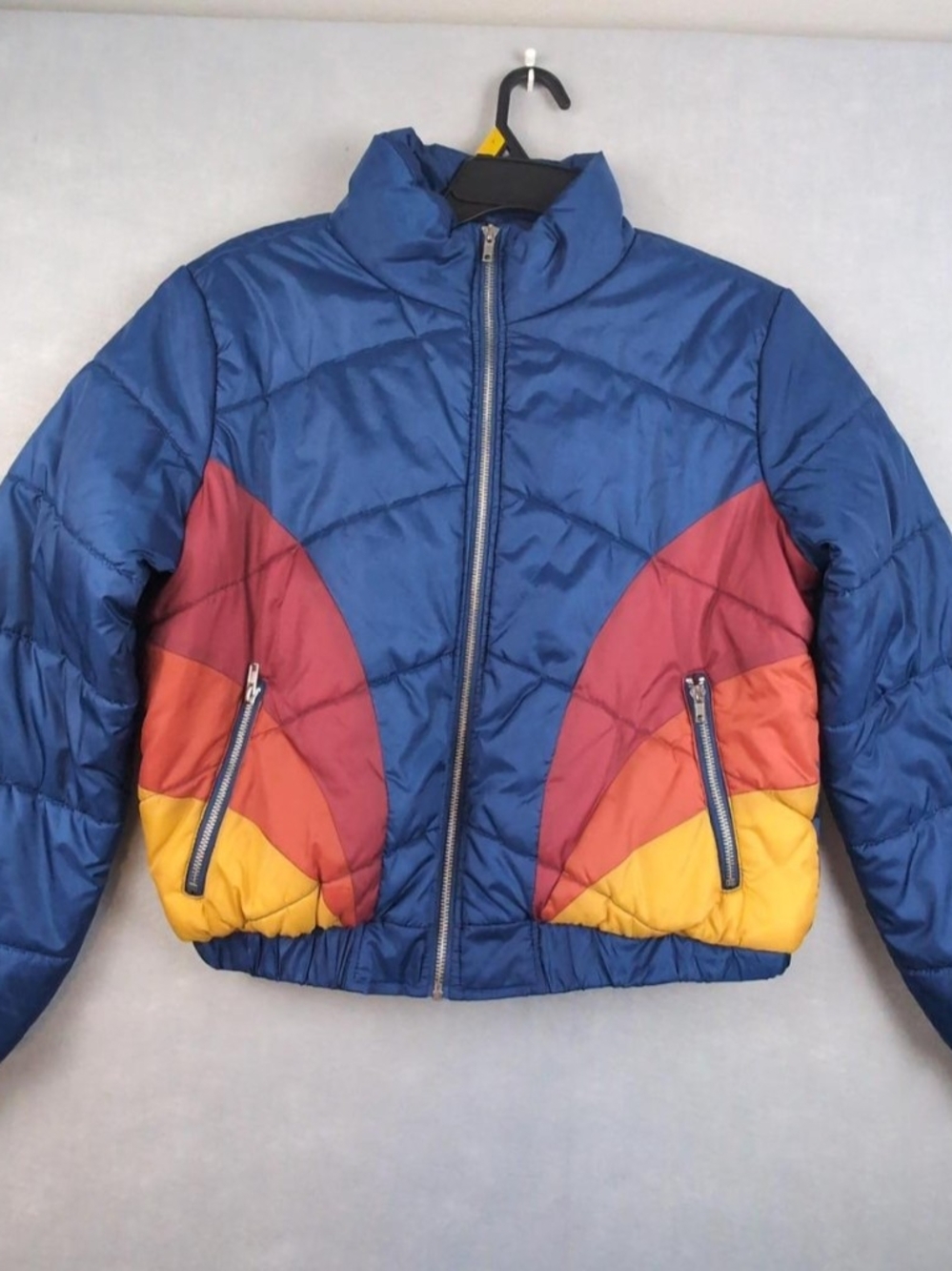Retro Rainbow Colorblock Cropped Puffer Jacket Size L Forever 21
Bold retro col